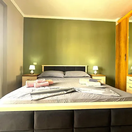 Apartment Vlora's Posh *